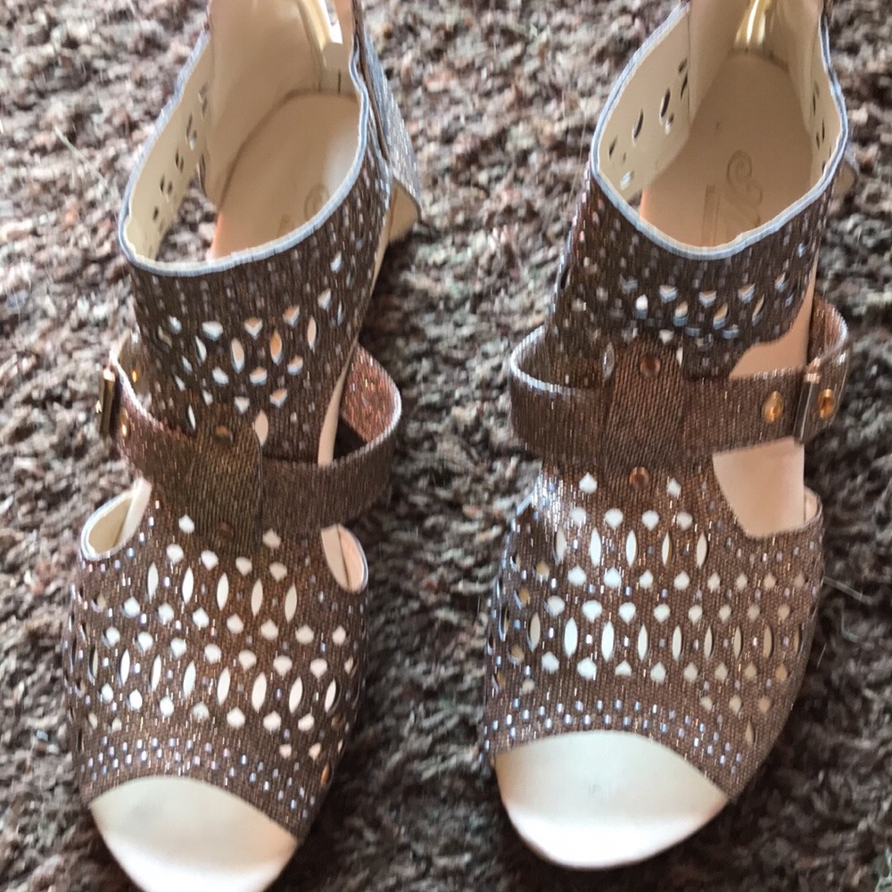 Bling gold sandals size 9 beautiful